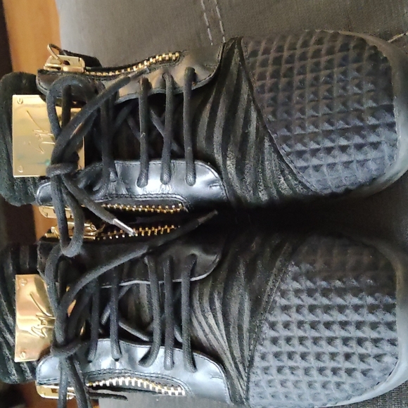 Giuseppe Zanotti shoes - Picture 2 of 4